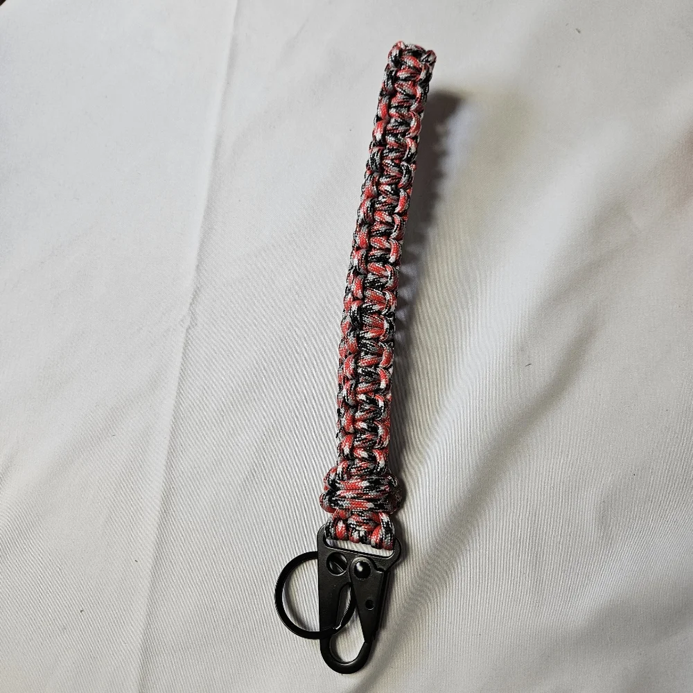 550 Paracord Keychain Wristlet‎ With Tactical Clip